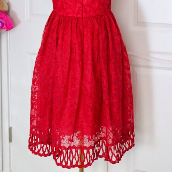 Chi Chi London Lace Red Midi Lilith Dress - Picture 2 of 5